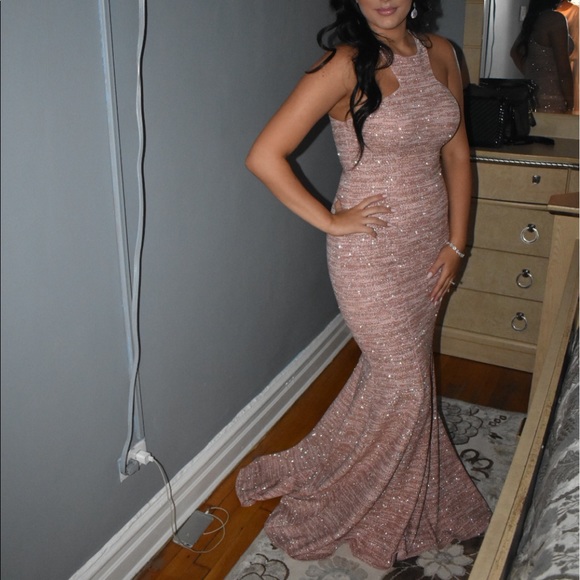 Dresses & Skirts - Gown